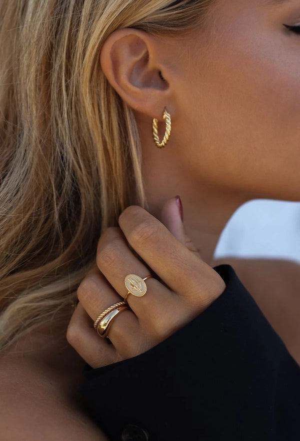 <p>Discover the Perfect Pair: All Earrings Collection</p>